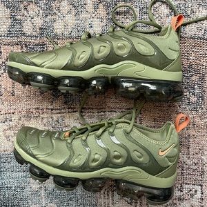 Green Nike Vapor Max Plus